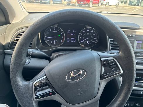 Used 2018 Hyundai Elantra SE w/ Cargo Package FWD image 14