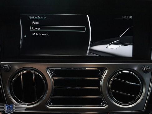 Used 2021 Rolls-Royce Dawn image 35