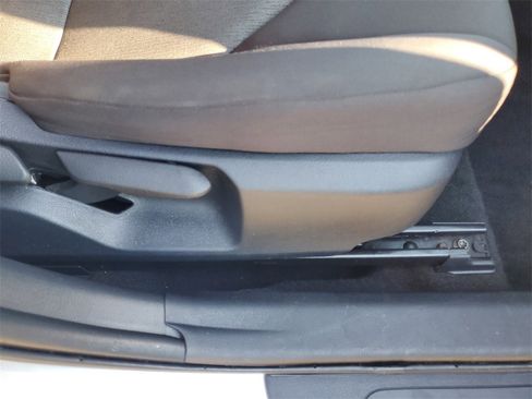 Used 2023 Toyota Camry LE image 34