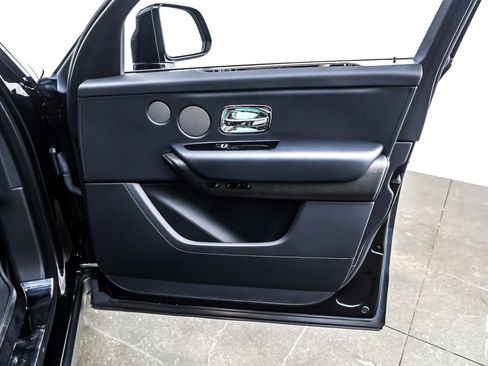 Used 2024 Rolls-Royce Cullinan image 23