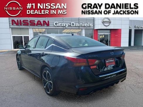Used 2023 Nissan Altima 2.5 SR FWD image 5