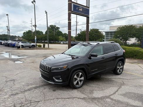 Used 2020 Jeep Cherokee Limited FWD image 1