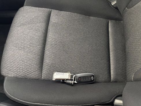 Used 2026 Nissan Rogue SV FWD image 20