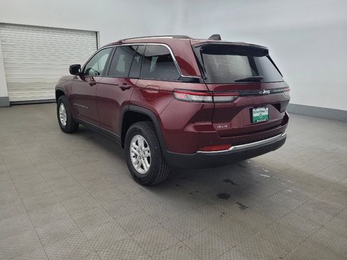 Used 2023 Jeep Grand Cherokee Laredo AWD/4WD image 5