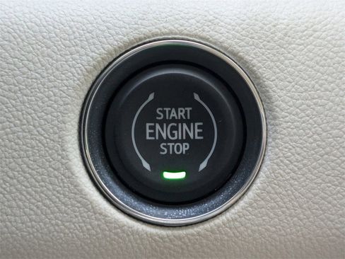 New 2026 GMC Acadia Denali w/ Super Cruise Package image 30