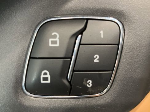 Used 2023 Ford Expedition Platinum image 17