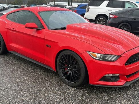 Used 2017 Ford Mustang GT image 3