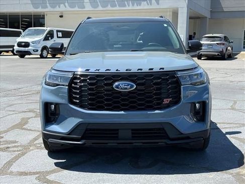 Used 2025 Ford Explorer ST w/ Sun And Sound Package AWD/4WD image 9
