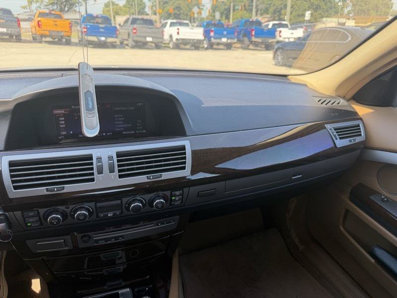 Used 2006 BMW 750Li RWD image 22