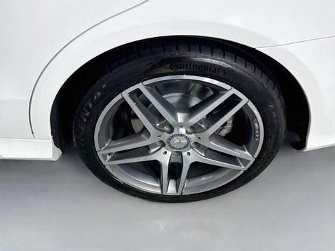 Used 2016 Mercedes-Benz E 400 Sedan image 24