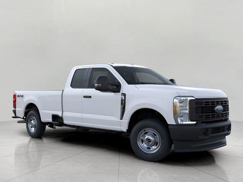 Used 2026 Ford F250 XL w/ Snow Plow/Camper Package AWD/4WD image 1