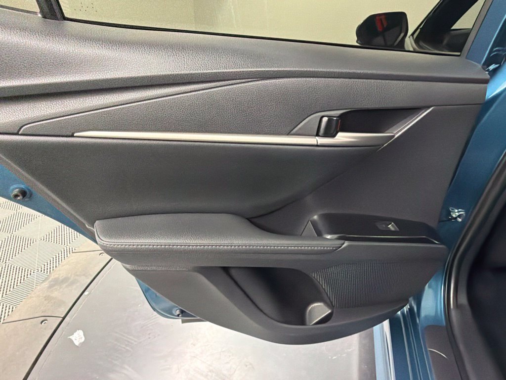 Used 2025 Toyota Camry XSE FWD image 39