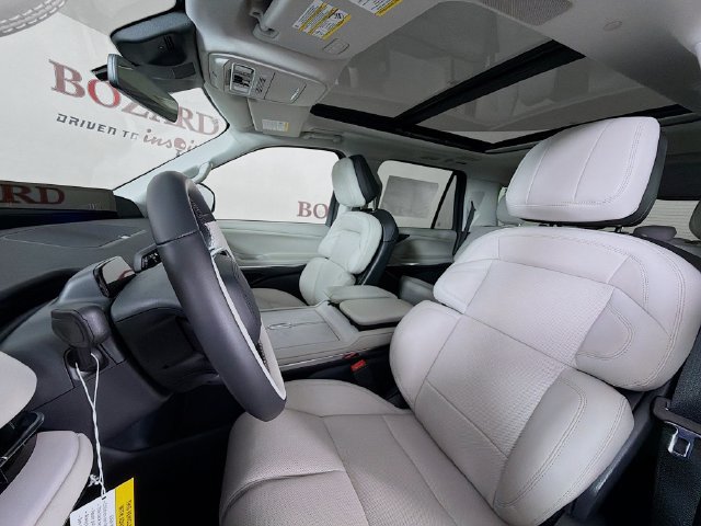 New 2026 Lincoln Navigator Reserve AWD/4WD image 22