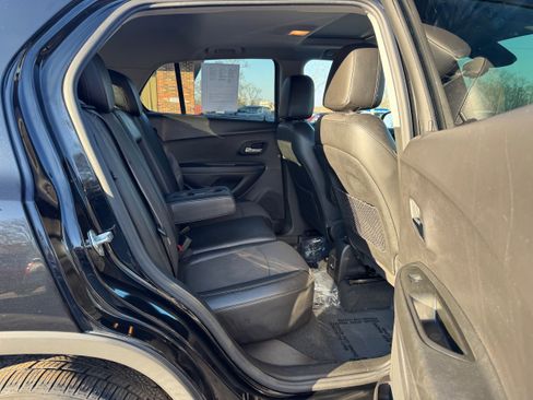 Used 2019 Chevrolet Trax LT w/ Sun & Sound Package image 14