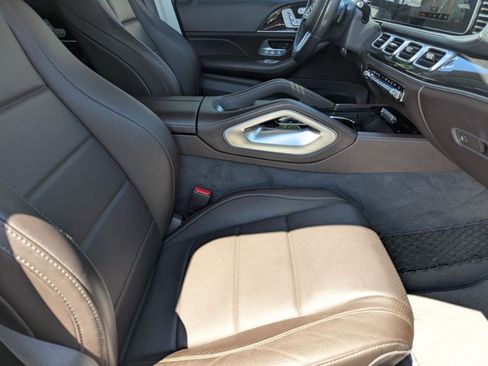 Used 2020 Mercedes-Benz GLS 450 4MATIC image 22