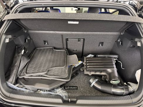 Used 2024 Volkswagen Golf R AWD/4WD image 43
