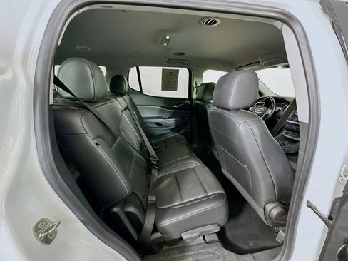 Used 2023 GMC Acadia SLT image 31