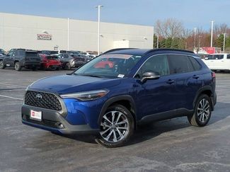 Used 2025 Toyota Corolla Cross XLE w/ Convenience Package video 2