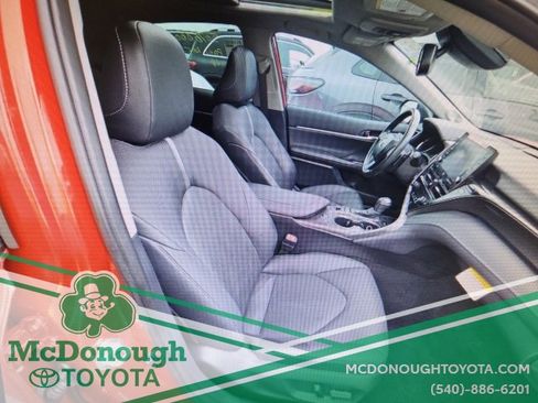 Used 2024 Toyota Camry XSE w/ Navigation Package image 11