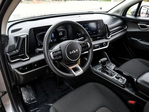 Used 2023 Kia Sportage LX AWD/4WD image 2