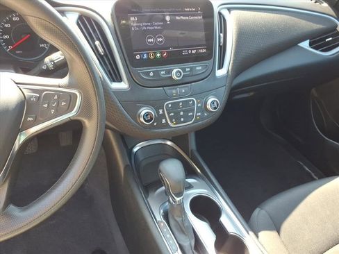 Used 2023 Chevrolet Malibu LT FWD image 31