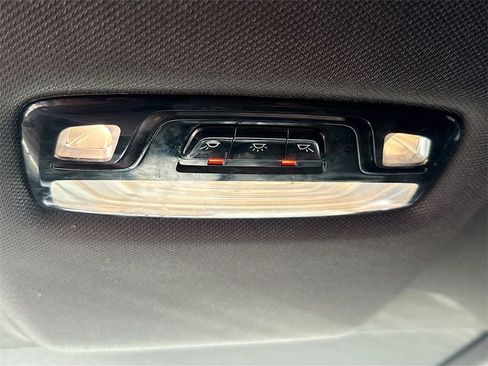 Used 2020 BMW 530i w/ Convenience Package image 28