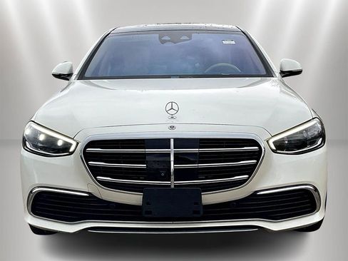 Used 2022 Mercedes-Benz S 580 4MATIC Sedan image 2