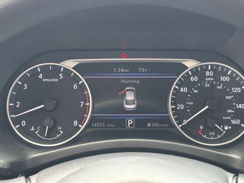 Used 2025 Nissan Sentra SV FWD image 33