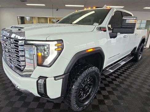 Used 2025 GMC Sierra 3500 Denali w/ Denali Reserve Package image 7