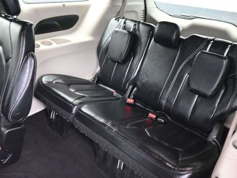 Used 2022 Chrysler Pacifica Touring-L FWD image 26