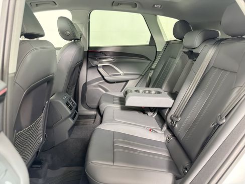 Certified 2025 Audi Q5 Premium w/ Convenience Package AWD/4WD image 13
