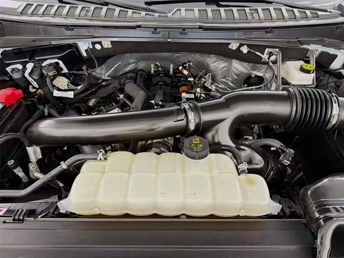 Used 2025 Ford Expedition Platinum image 33