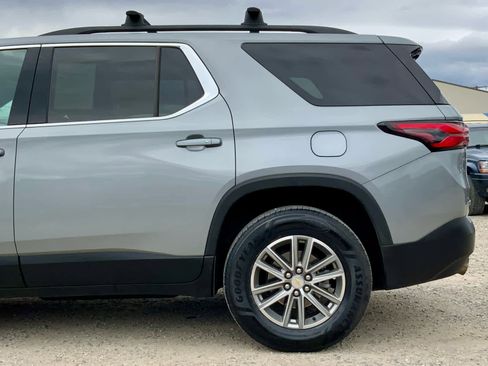 Used 2023 Chevrolet Traverse LT w/ Rear Camera Mirror Package AWD/4WD image 12