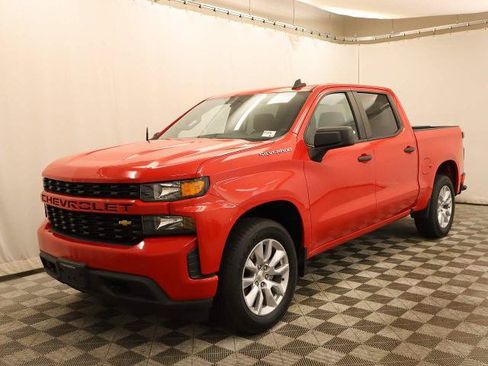 Used 2020 Chevrolet Silverado 1500 Custom w/ Custom Convenience Package RWD image 2