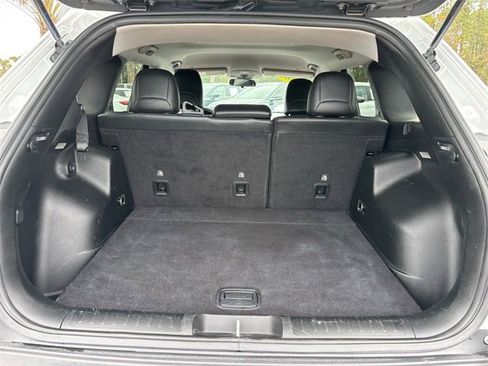 Used 2020 Jeep Cherokee Latitude Plus image 13