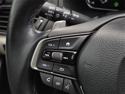 Used 2018 Honda Accord Touring image 27