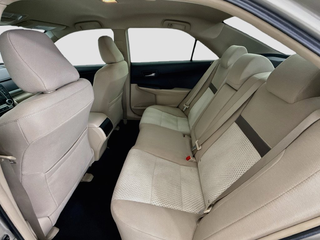 Used 2014 Toyota Camry LE FWD image 18