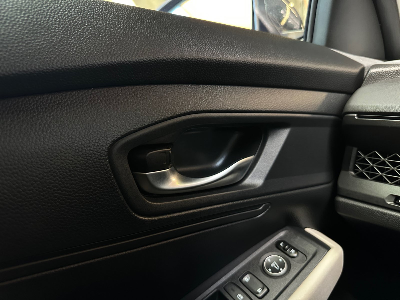 Used 2024 Honda Accord LX image 18