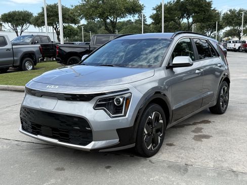 Used 2024 Kia Niro Wind FWD image 9