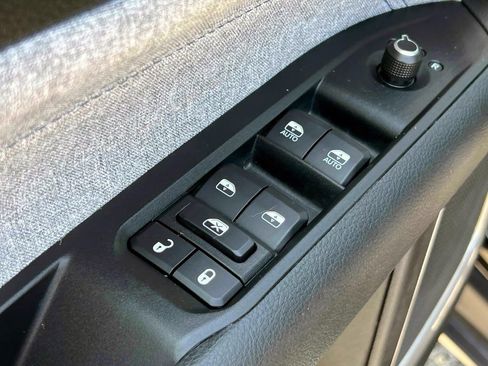 Certified 2022 Jeep Compass Latitude w/ Convenience Group image 18