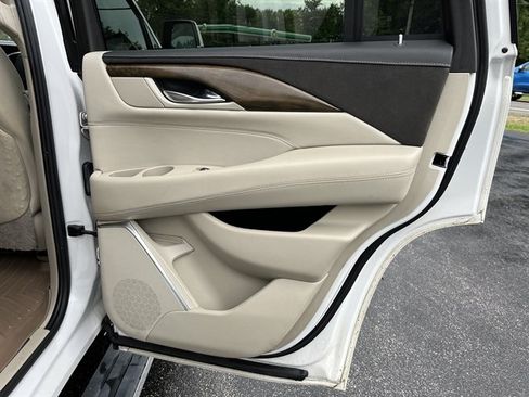 Used 2020 Cadillac Escalade Premium Luxury AWD/4WD image 37