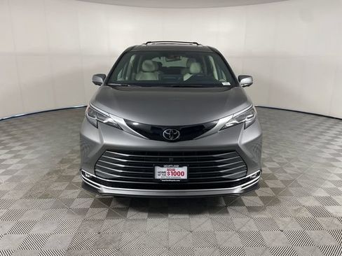 New 2026 Toyota Sienna Platinum AWD/4WD image 15