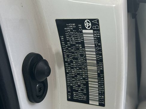 Used 2014 Toyota Corolla L FWD image 26