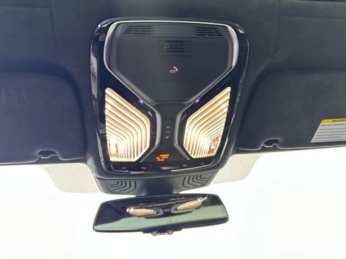 Used 2017 BMW 750i xDrive image 24