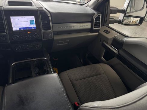 Used 2021 Ford F350 XLT w/ XLT Premium Package AWD/4WD image 6