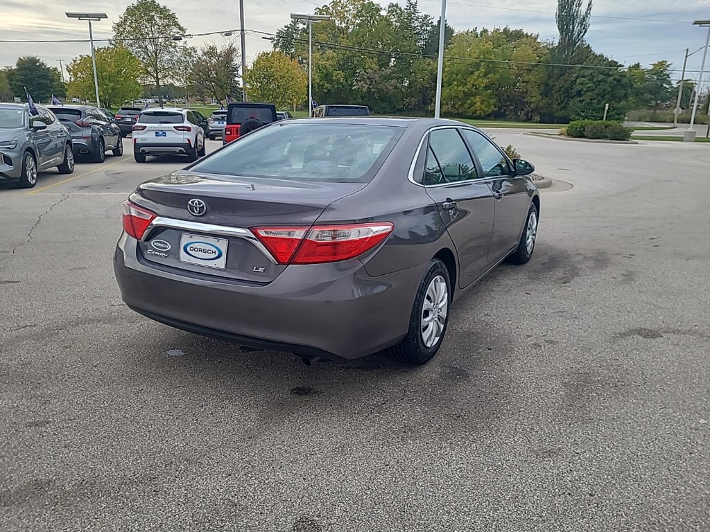 Used 2015 Toyota Camry LE FWD image 6