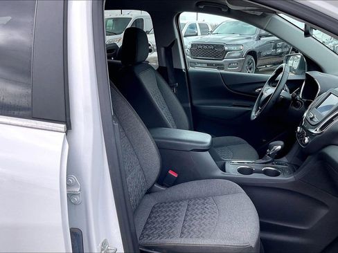 Used 2024 Chevrolet Equinox LT AWD/4WD image 30