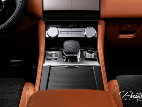 Used 2024 Jaguar F-PACE SVR image 37