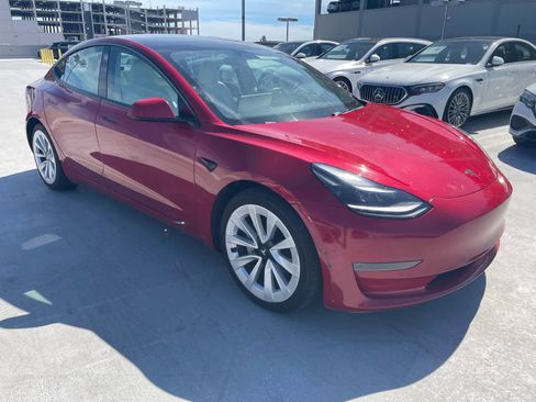 Used 2021 Tesla Model 3 Standard Range Plus image 2