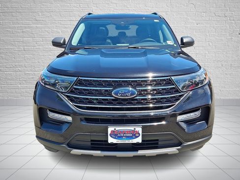 Used 2021 Ford Explorer XLT w/ Equipment Group 202A AWD/4WD image 3